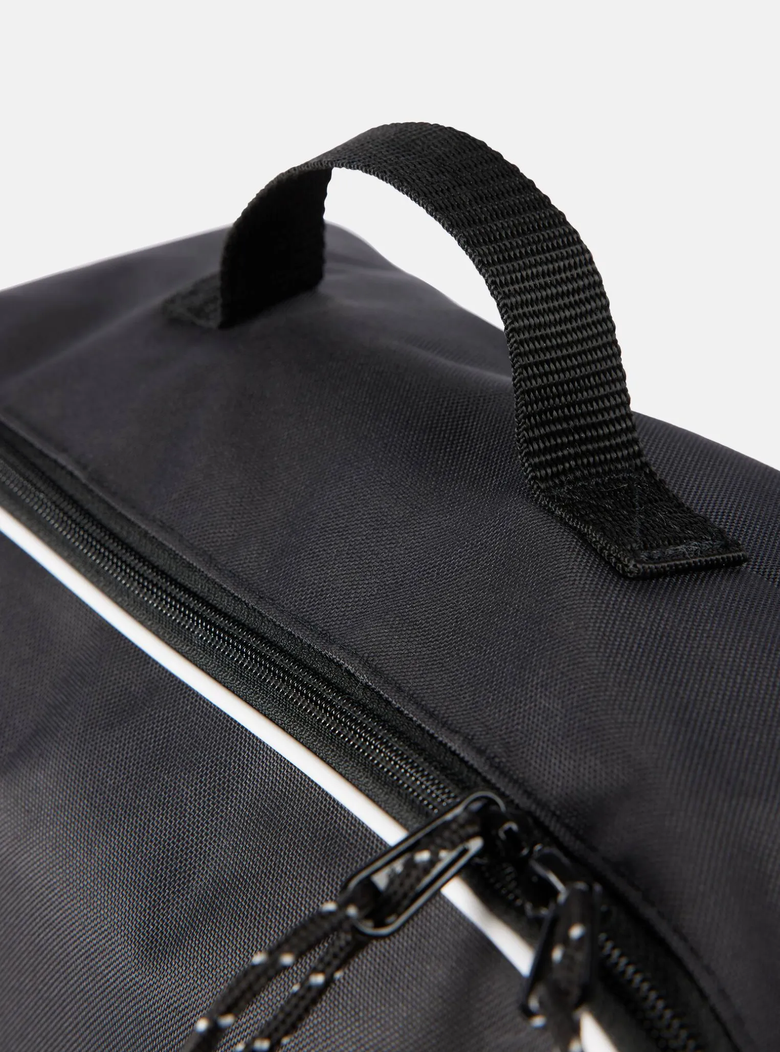 burton_flight_attendant_l_3-1.webp Burton Flight Attendant 32L Accessory Bag